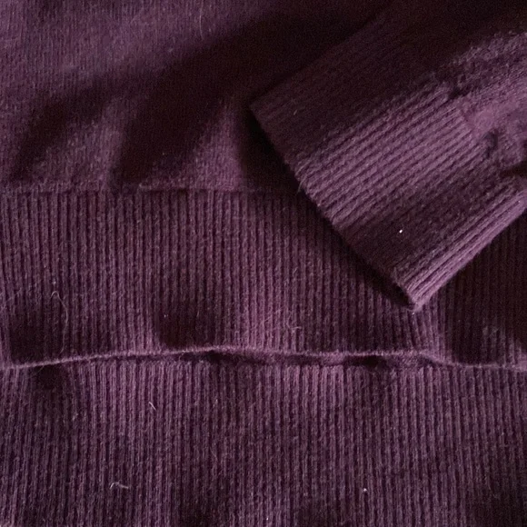 Red sweater - Picture 3 of 5